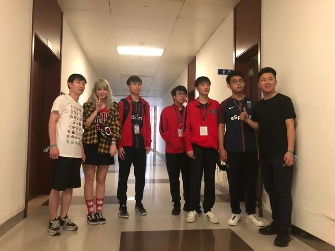 在商业合作